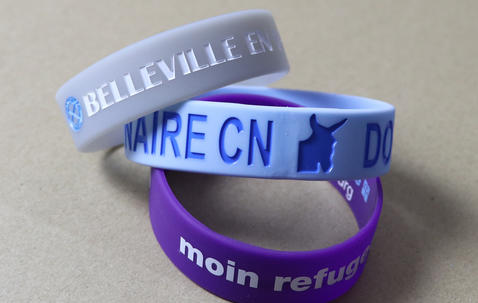 Silicone wristbands 3/4 inch wide image